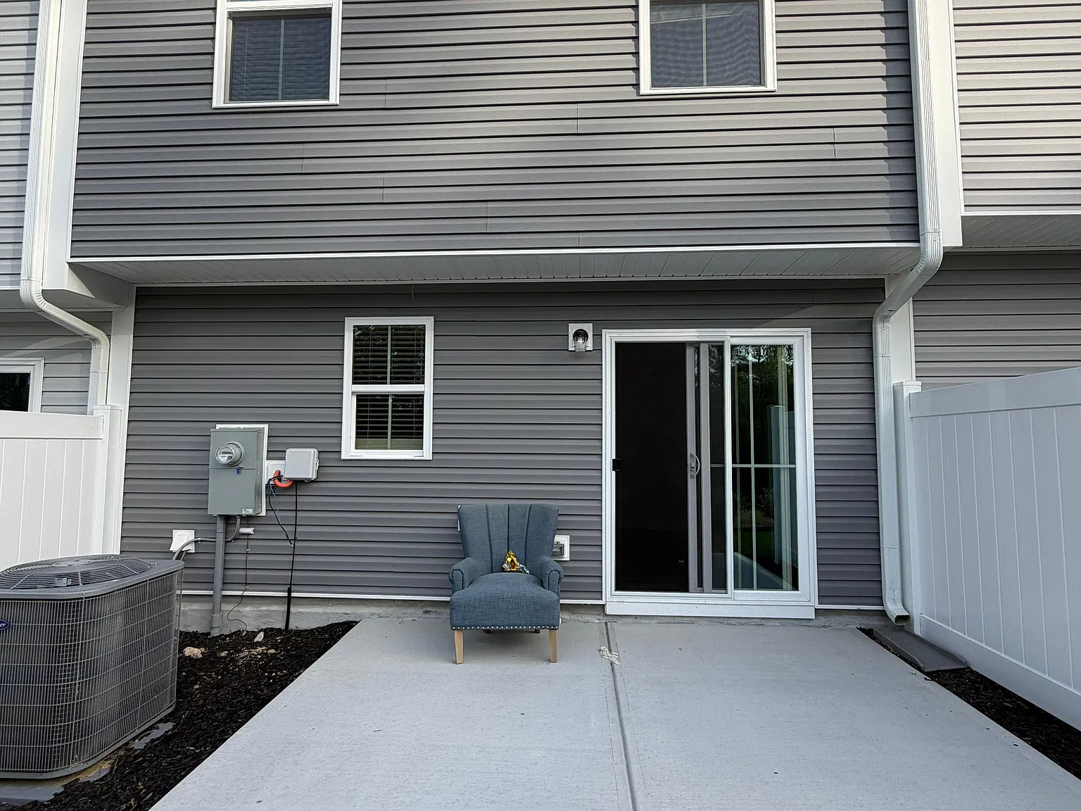 3 bed, 2.5 bath, 1500 sqft, $1,895 — Photo 4