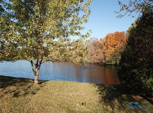 6714 Embassy Ct #9, Maumee, OH 43537
