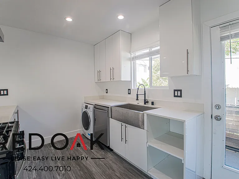 1350 N Fuller Ave #9 — Photo 7