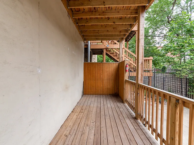 2207 W Race Ave #1 — Photo 16