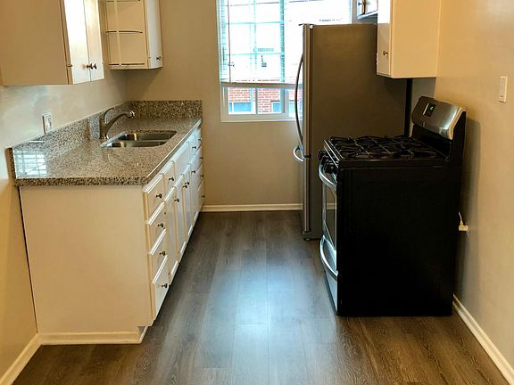 3rd image of 11162 Massachusetts Ave APT 12