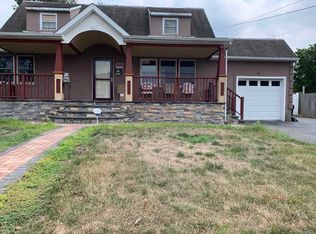 204 Sherman St, Brentwood, NY 11717