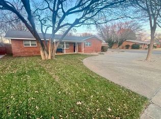 1217 E Warren St, Brownfield, TX 79316