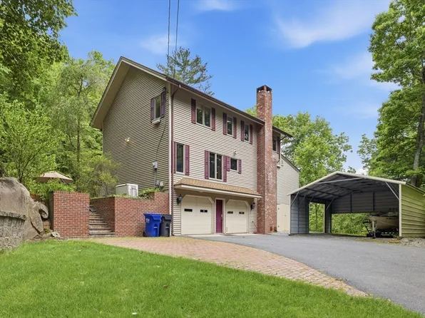 55 Shaw St, Belchertown, MA 01007
