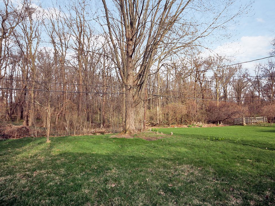 1st image of 2722 Woodmont Dr