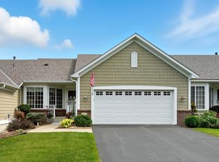 671 Regent Ln, Waconia, MN 55387