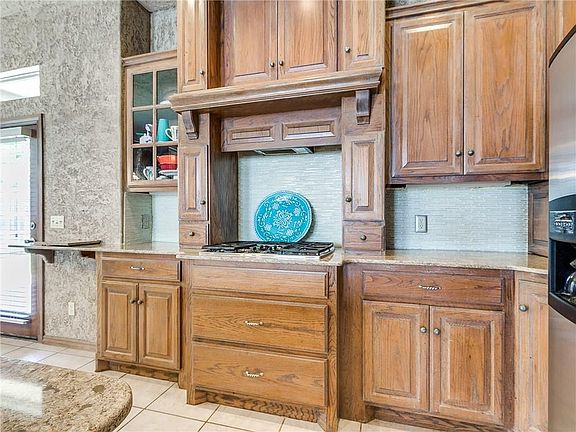 5th image of 10804 Waterside Dr