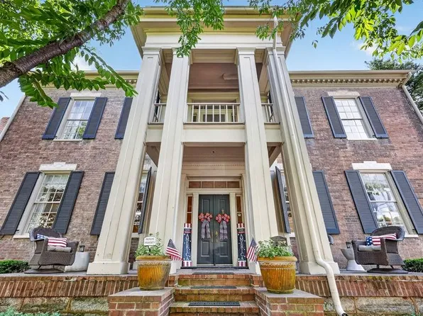 137 3rd Ave N, Franklin, TN 37064