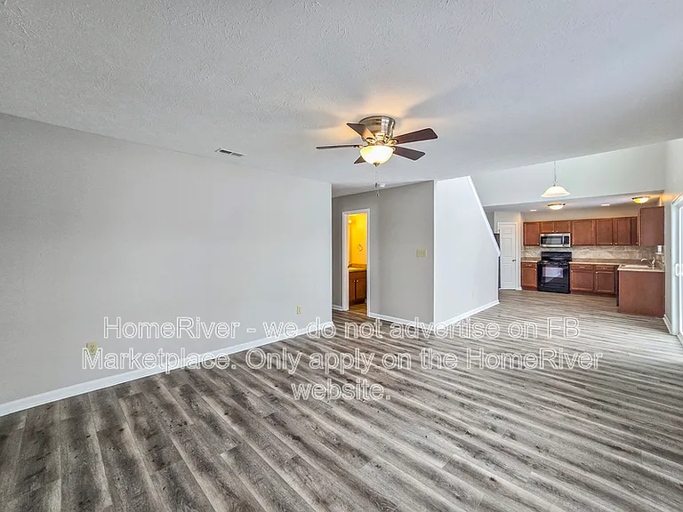 1725 James Run Way — Photo 9