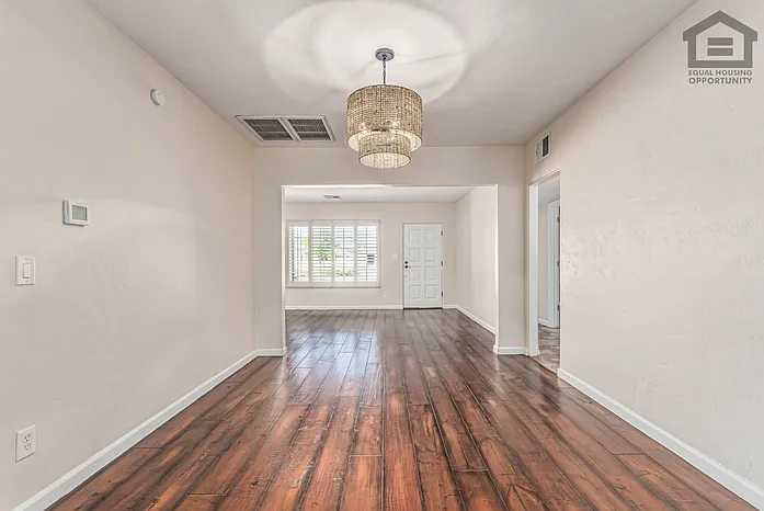 2807 N 8th Ave — Photo 10