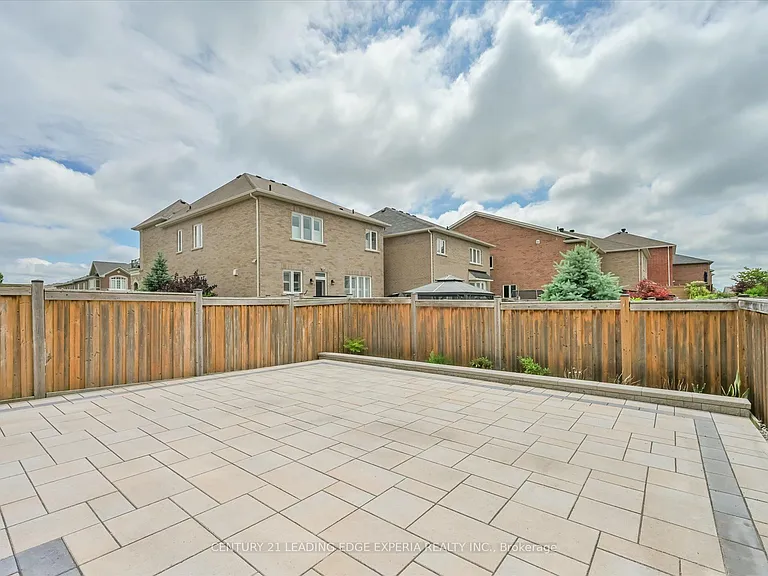209 Baber Cres — Photo 31