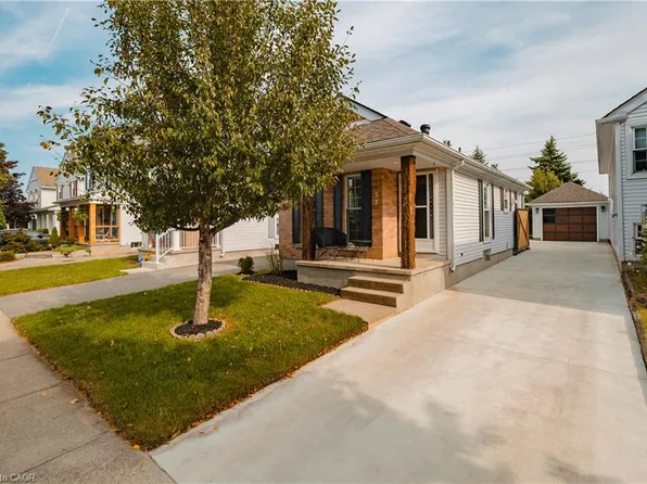 57 Wake Robin Dr, Kitchener, ON N2E 3L4