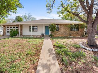 1011 Avenue C, Fredericksburg, TX 78624