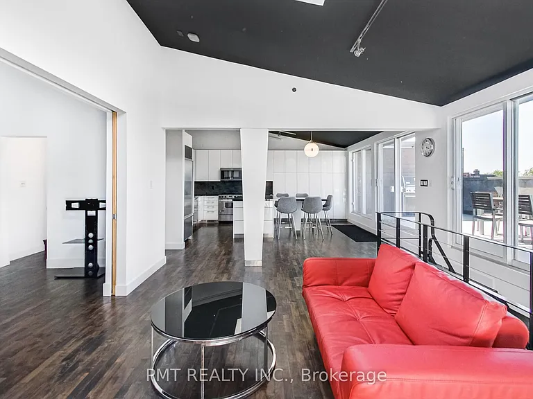 676 Richmond St W #210 — Photo 17