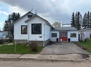 4708 E 50th St, Myrnam, AB T0B 3K0
