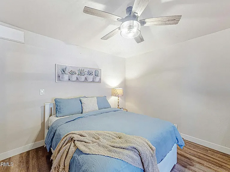 707 E University Dr #B — Photo 9