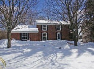 4981 Green Rd, West Bloomfield, MI 48323