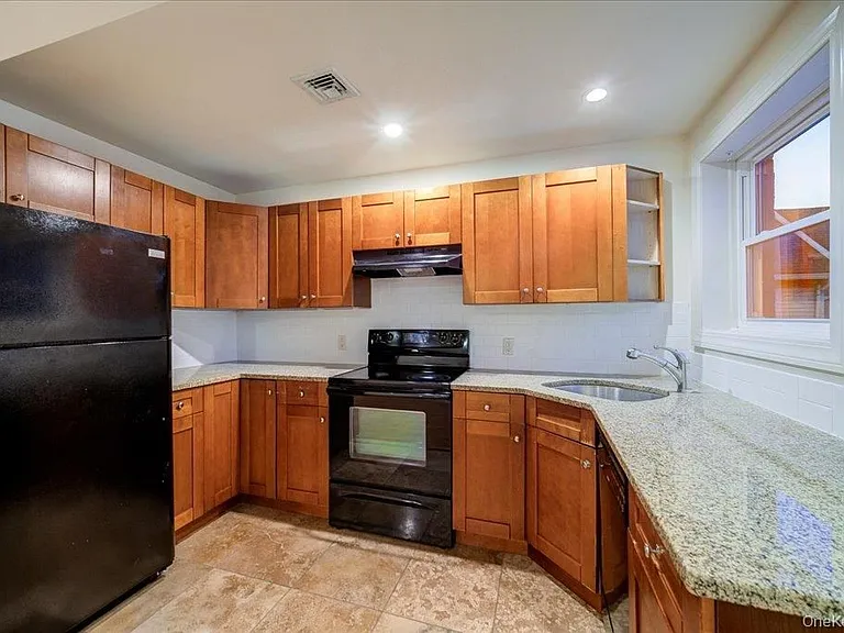 308 Main St #2 — Photo 5