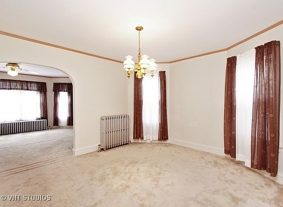 3rd image of 3041 N Lowell Ave #1