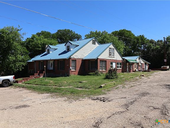 2nd image of 702 Trimmier Rd