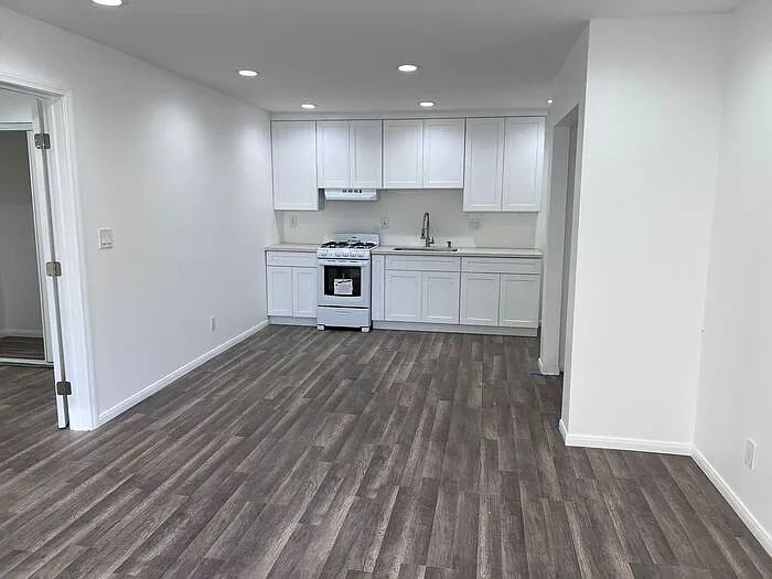 2458 Chestnut Ave #1 — Photo 1