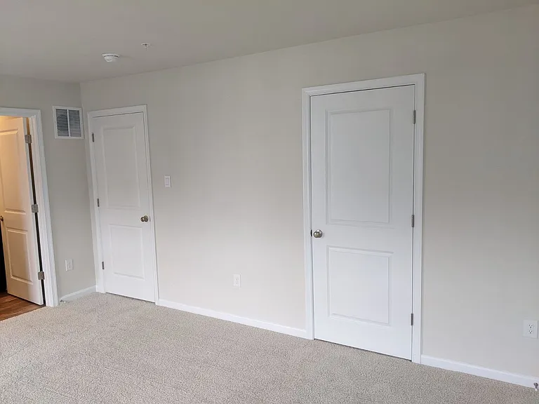 2005 Pomona Way — Photo 32