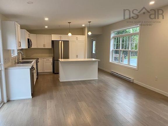 4th image of 1134 Lake Egmont Rd