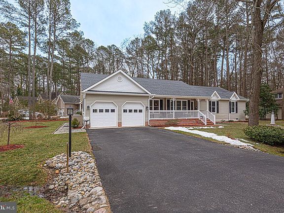 2nd image of 24 Fairway Ln