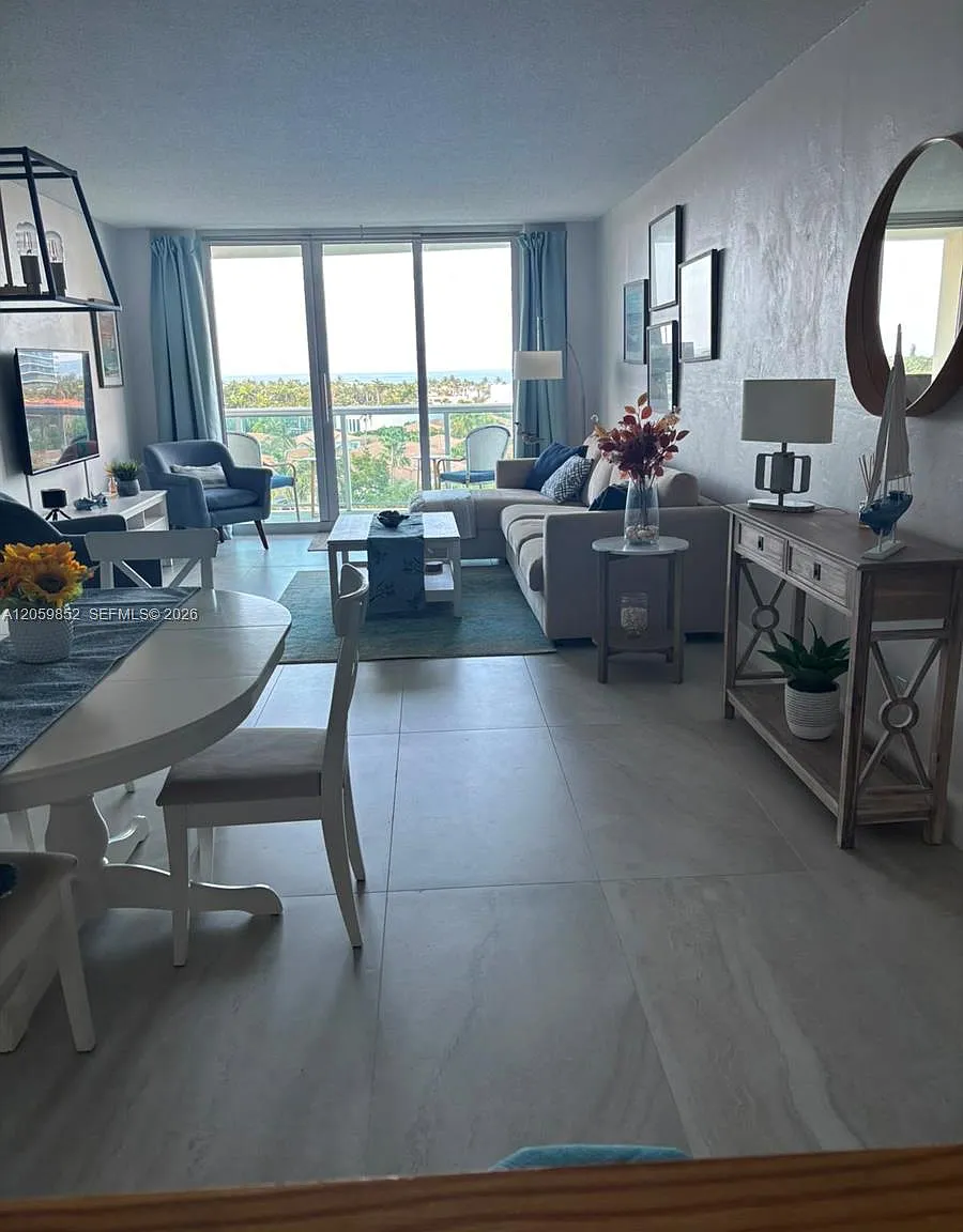 2 bed, 1549 sqft, $3,190 — Photo 2