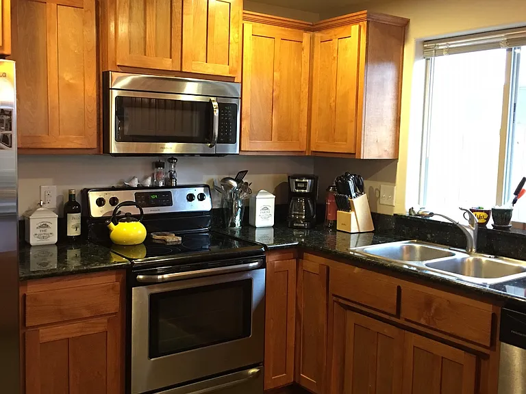 1484 Clearsprings Dr — Photo 22