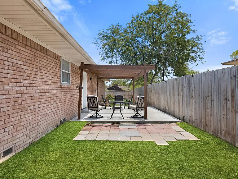 3364 Darvany Dr — Photo 24