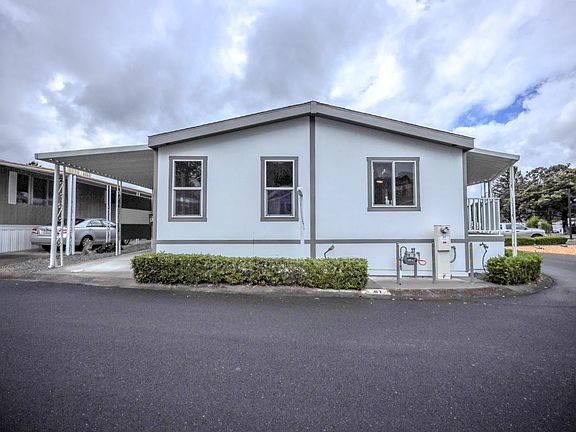 3rd image of 87 Blue Jay Drive