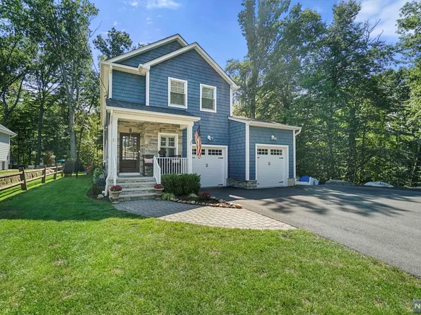 23 2nd Ave, Westwood, NJ 07675