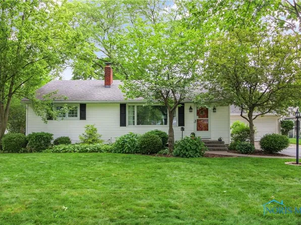 919 Hickory St, Perrysburg, OH 43551
