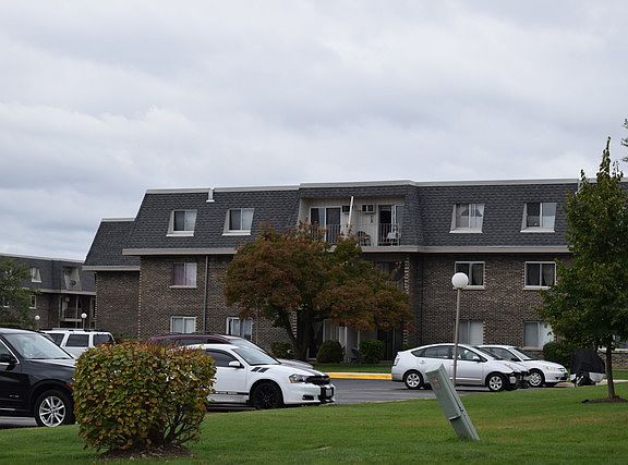 2nd image of 824 Winesap Ct APT 303