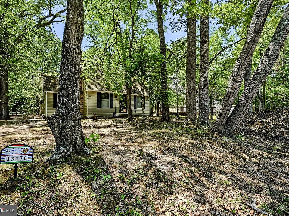 1st image of 33178 Woodland Ct N