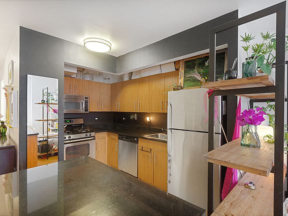 4th image of 20 West St APT 16L