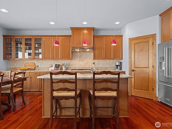 5th image of 2727 E Lake Sammamish Parkway NE