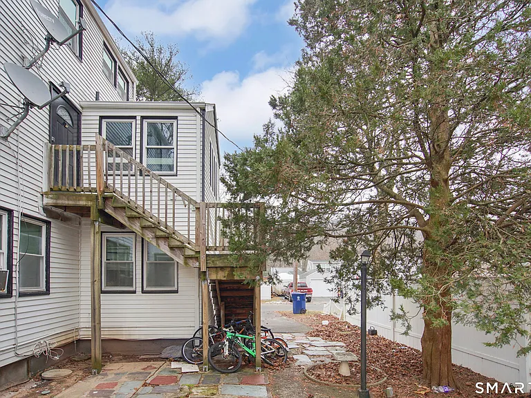 31 Tyler Ave #2 — Photo 36