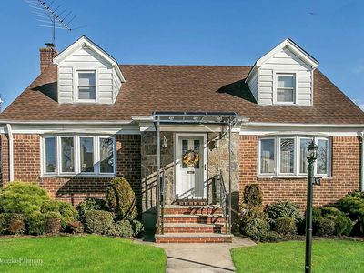 8607 251st St, Jamaica, NY, 11426