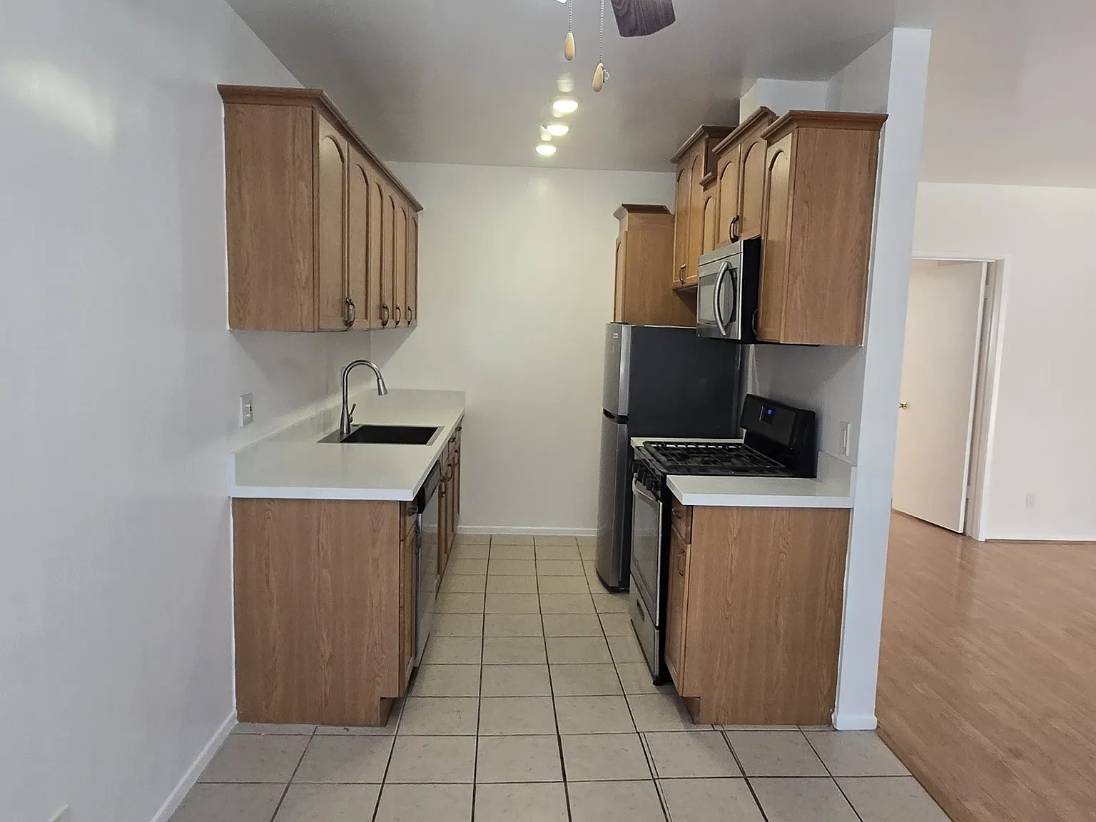 1 bed, 725 sqft, $2,295 — Photo 3