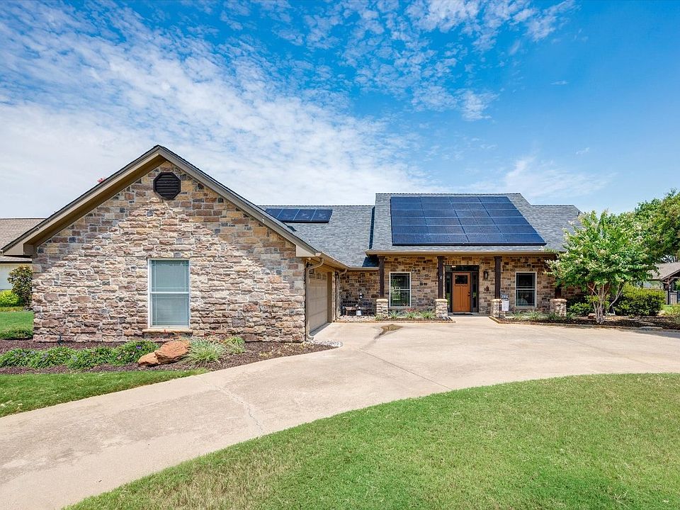 1st image of 103 Fresh Meadow Dr
