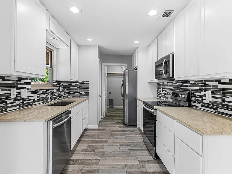 308 Deer Run Dr — Photo 4