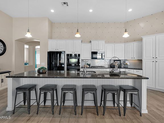 4th image of 8424 W GARDENIA Avenue
