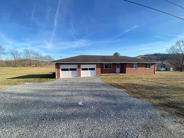 874 Westfield Rd — Photo 2