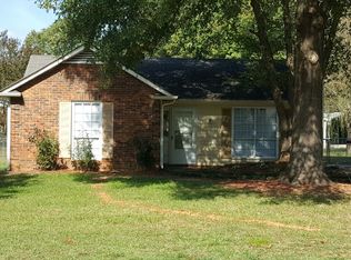 5811 Old Meadow Rd, Charlotte, NC 28227