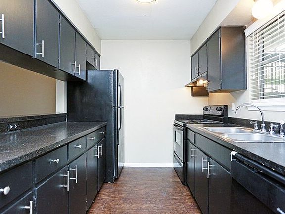 5th image of 2358 NW Military Hwy APT D01
