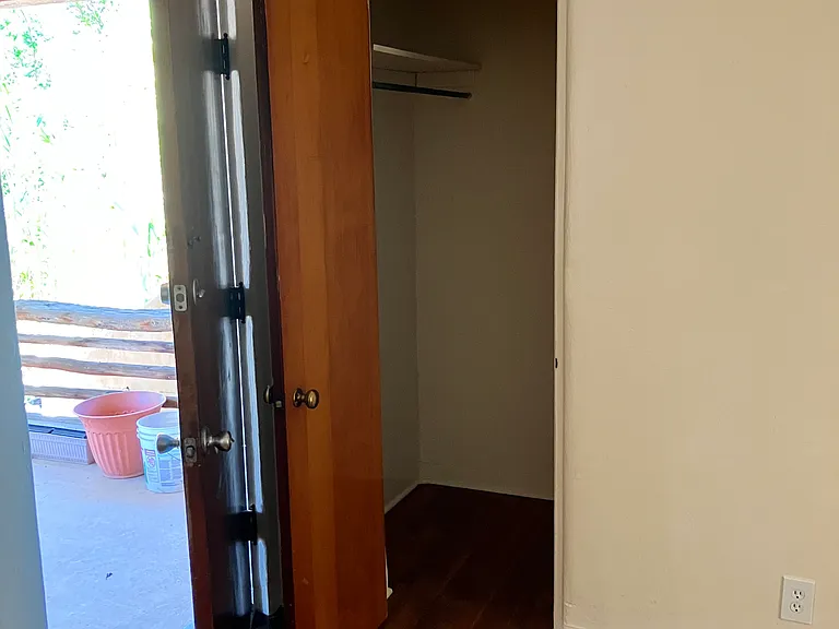 1913 Gold Ave SE #1 — Photo 9