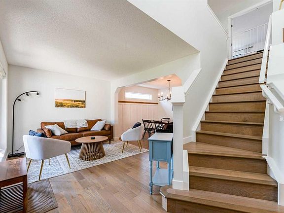 2nd image of 240 S Willowmere Close