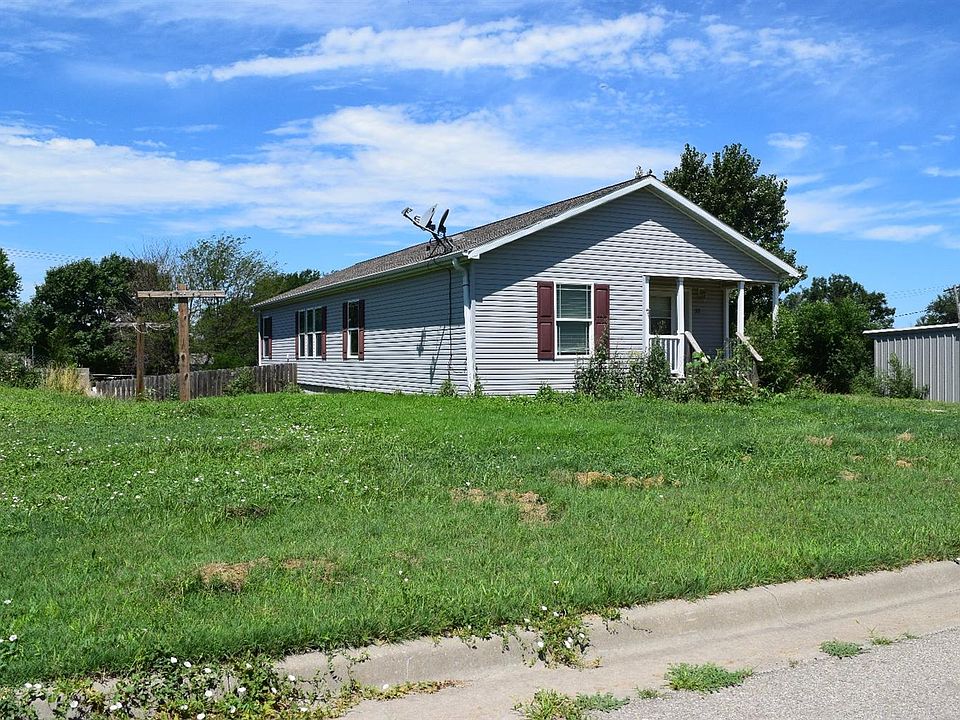 2nd image of 513 Layton Ln